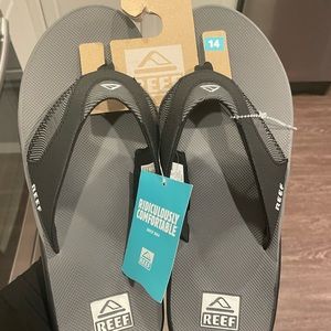 Mens size 14 reef flip flops